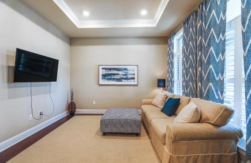 Ocean View House | Furnished Outdoor Space Family Home in Ocean View