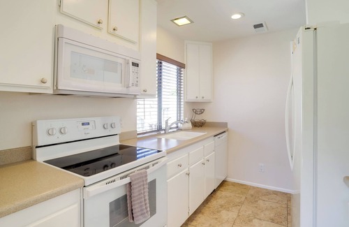 Palm Desert House | Furnished Patio + Mtn View: Palm Desert Retreat
