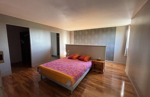 Bouchamps-les-Craon Bed & Breakfast | Furnished room for rent in the country