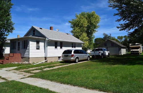 Ashley House | Furnished & Stocked like an Extended Stay Hotel - Family & Pet Friendly