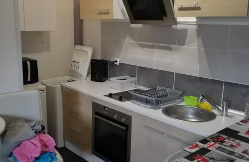 Puiseux-en-France Apartment | Furnished studio 10 minutes from Parc Astérix by car.