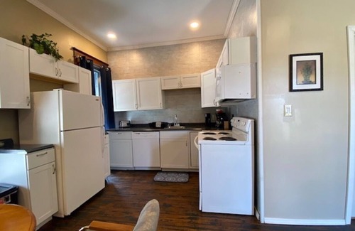 Hannibal Apartment | Furnished studio apartment in the heart Historic Hannibal, Missouri.