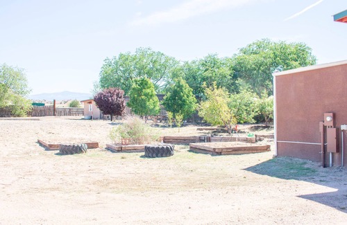 El Valle de Arroyo Seco Apartment | Furnished Studio Near Espanola and Pojoaque