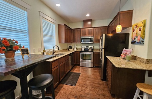 Jacksonville House | Furnished Townhouse in Jacksonville