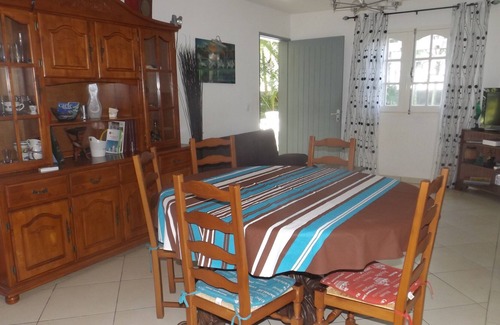 Saint-Andre Hotel | Furnished villa with garden and trees, near the Indian Ocean with Jacuzzi