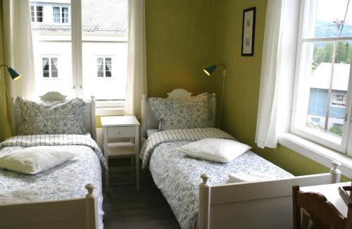 Ron Bed & Breakfast | Furulund Pensjonat