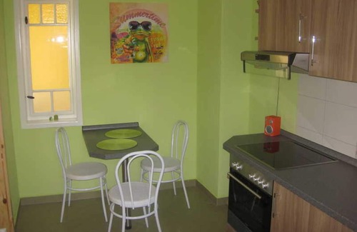 Bad Klosterlausnitz Apartment | FW Pistachio - Guesthouse Gimper