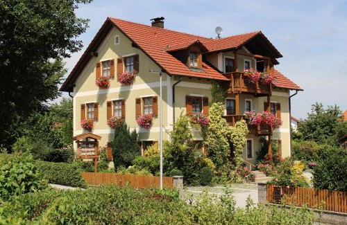 Wiesent House | Gäste-Haus Rösch