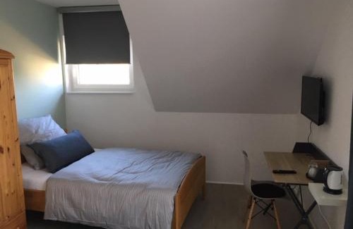 Adelheidsdorf House | Gäste und Messezimmer Adelheidsdorf