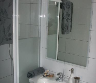 Marchegg House | Gästehaus Bett-i