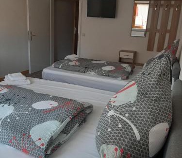 Weilen Unter Den Rinnen House | Gästehaus Pension Waldhorn