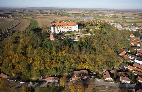 Sitzenberg-Reidling Hotel | GästeHAUS & HOFladen Familie Öllerer