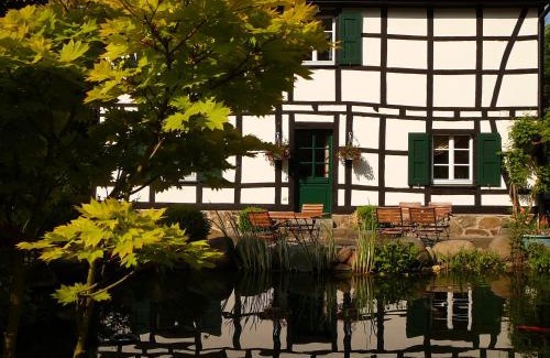 Erkrath House | Gästehaus Wahnenmühle