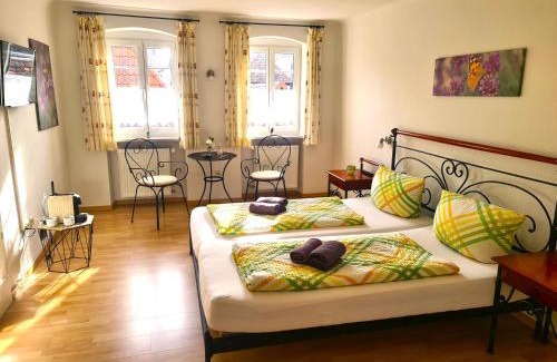 Rhodt unter Rietburg House | Gästehaus Zum Weinbauer