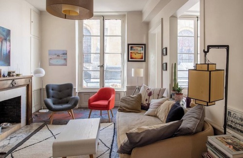 2nd Arrondissement Apartment | Géranimus V : Heart of Paris