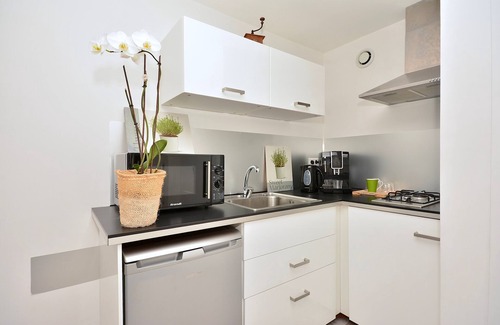 Saint-Didier-sur-Chalaronne Apartment | Gîte le Mizériat - Appartement avec piscine privée