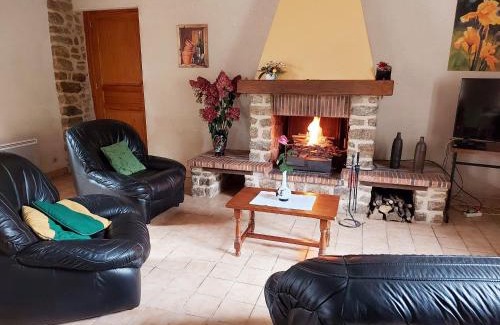 La Pellerine House | Gîte à la campagne avec jardin privatif, terrasse, et jeux extérieurs près de Fougères - FR-1-600-69