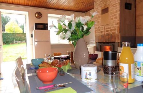 Saint-Jean-la-Vetre House | Gîte 110m²: 3 ch, terrasse, jardin, animaux acceptés, wifi, charges incluses, draps fournis - FR-1-496-248