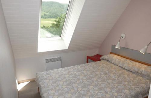 Le Claux Apartment | Gîte 19 confortable avec terrasse privée et vue sur le Puy Mary Cantal