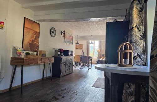 Villeneuve-sous-Pymont House | Gîte 2 du Château de Feschaux