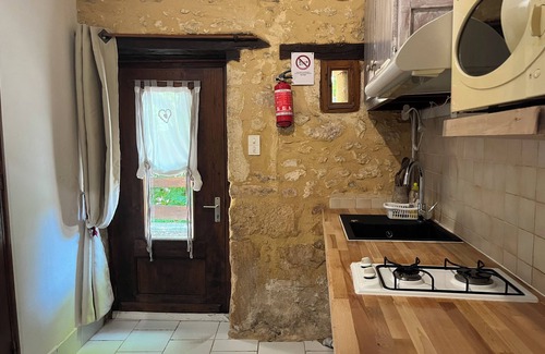 Valojoulx Other | Gîte 2p Lascaux, 2*, wifi, park, games, heated swimming pool, Spa, ok dogs & cats