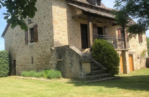 Bournazel House | Gîte au Calme