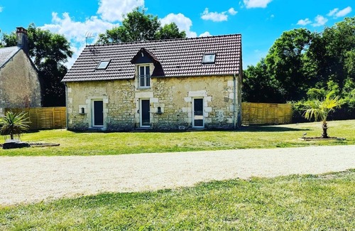 Saint-Germain-du-Puy House | Gîte au Domaine la Grange des Saveurs