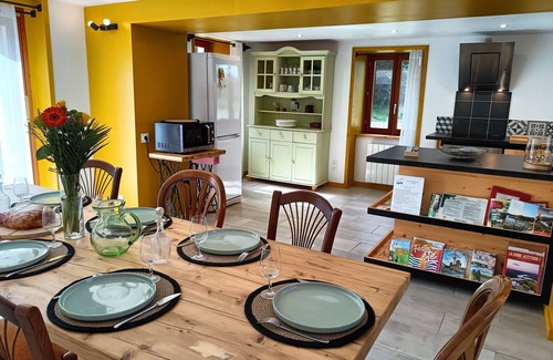 Saint-Just-la-Pendue House | Gîte "Au fil du Gand". An ideal place for families.