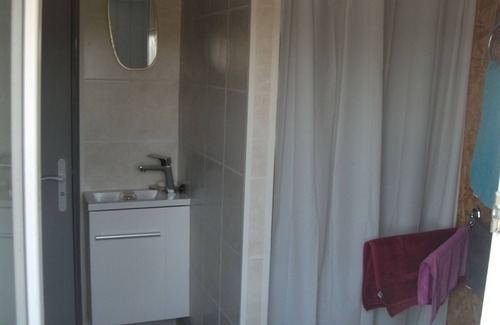 Sainte-Gemme-la-Plaine Apartment | Gîte Avec Piscine 2 Personnes + 1 Enfant