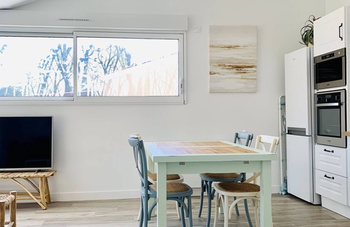 Grosbreuil House | Gîte Avec Jardin, à 10 mn des Sables D'olonne, lit King Size