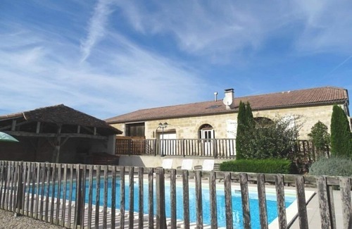 Puymiclan House | Gîte avec piscine - Lac de pêche - 8 personnes