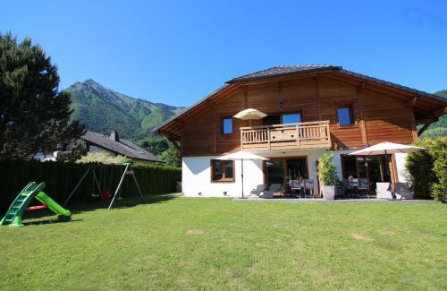 Taninges Apartment | Gîte Balnéo Au Coeur des Alpes