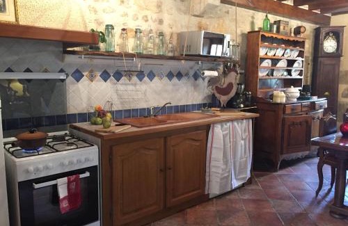 Saint-Amand-Montrond House | Gîte calme avec Spa en été, animaux acceptés, parcage, pour 8 personnes - FR-1-586-64
