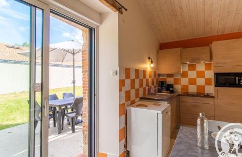 Saint-Christophe-du-Bois House | Gîte champêtre proche Puy du Fou avec terrasse, parking privé et tout inclus ! - FR-1-622-31