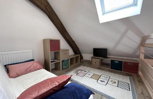 Buxieres-les-Mines House | Gîte Champêtre avec Animaux, Spa et Tout Confort en Pleine Nature Bourbonnaise - FR-1-489-539