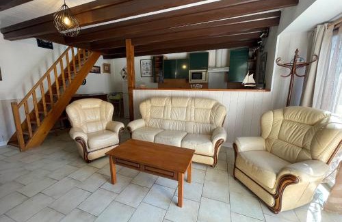 Saint-Molf House | Gîte Charmant avec Cheminée, Jardin Clos et Equipements Bébé à Proximité de la Côte - FR-1-306-842