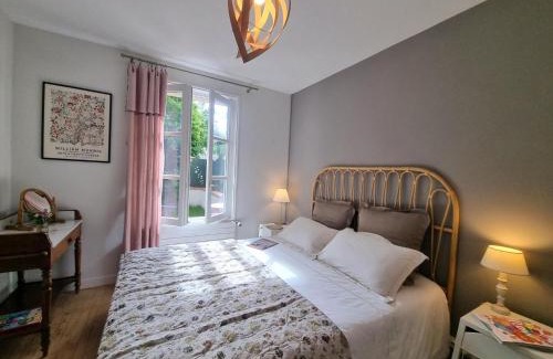 Saint-Galmier House | Gîte charmant avec jardin, terrasse et tout confort à Saint-Galmier - FR-1-496-293