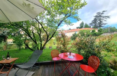 Saint-Galmier House | Gîte charmant avec jardin, terrasse et tout confort à Saint-Galmier - FR-1-496-293