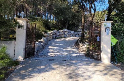 Cheval-Blanc House | Gîte Chrysalide du Luberon
