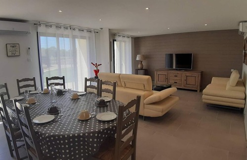 Othis Apartment | Gîte Clim 6 Pers, 3 Chambres, 3 Sdb, Près Roissy