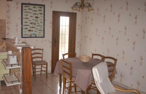 Saint-Germain-de-Salles House | Gîte Climatise Près de la Sioule avec Jardin Privatif, Terrasse et Tout Confort - FR-1-489-96