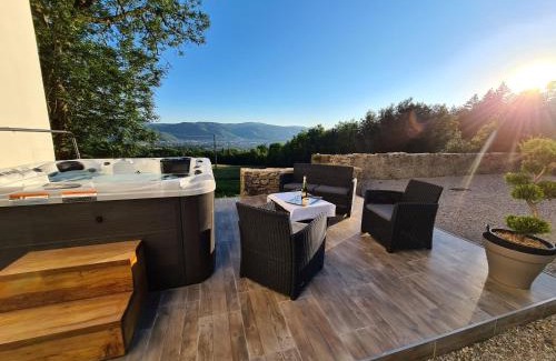 Pont-de-Larn House | Gîte confortable avec SPA privé et confort moderne