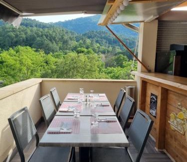 Saint-Florent-sur-Auzonnet Apartment | Gîte de la tourterelle