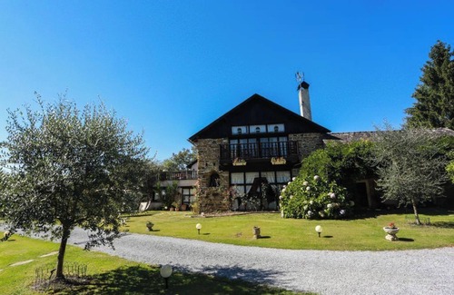 Haut-de-Bosdarros House | Gîte de caractère, 16 pers, countryside, private pool.
