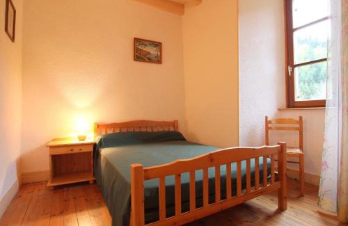 Saint-Vert House | Gîte de charme 10 pers. à Saint-Vert - Nature préservée, 4 chambres, jardin clos - FR-1-582-307