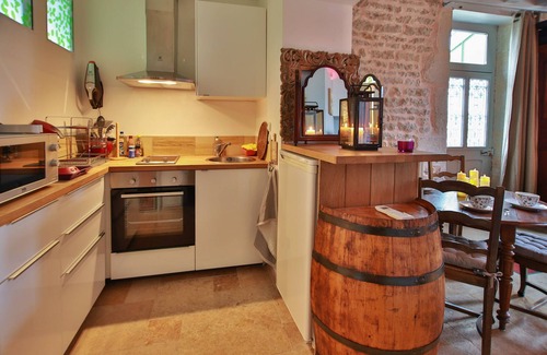 Pouillenay House | Gîte de Charme au Bord du Canal de Bourgogne, au Pied du Site D'alésia, 4 Places