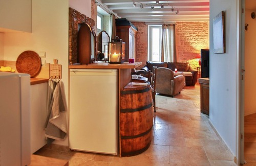 Pouillenay House | Gîte de Charme au Bord du Canal de Bourgogne, au Pied du Site D'alésia, 4 Places