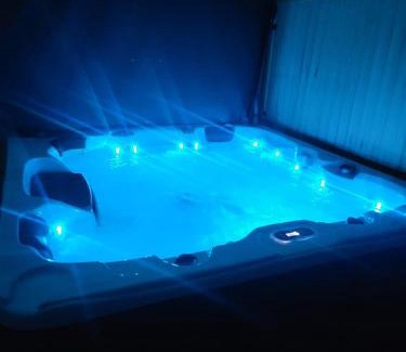 Bessas House | Gîte de charme L'Escale Des Sens sauna et jacuzzi privé sud Ardéche
