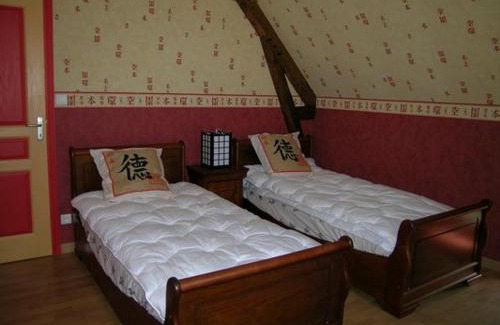 Bransat House | Gîte de Charme Rénové avec SPA, Jardin et Activités Familiales à Bransat - FR-1-489-295