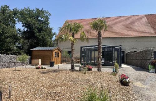 Couzon House | Gîte de charme rénové avec piscine chauffée à Couzon - FR-1-489-471